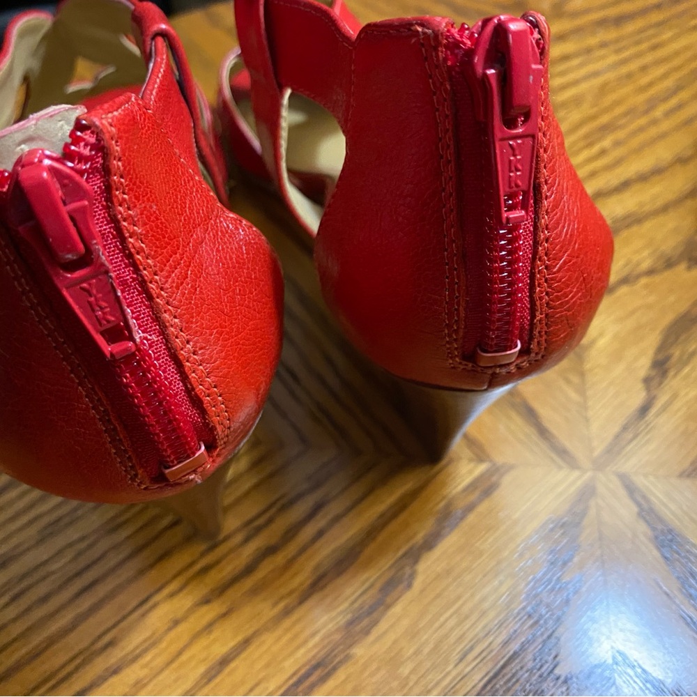 Nine West 6.5 / 6 1/2 Wedge Red Sandal Open Toe - Picture 5 of 7